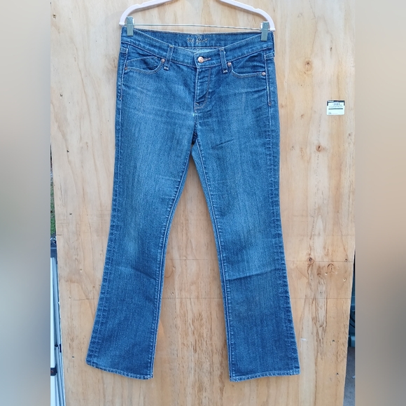 Old Navy Classic Blue Denim Jeans - Picture 1 of 9